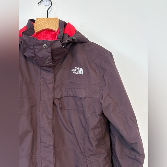 The North Face women’s insulated winter jacket , sz : medium - Picture 5 of 8
